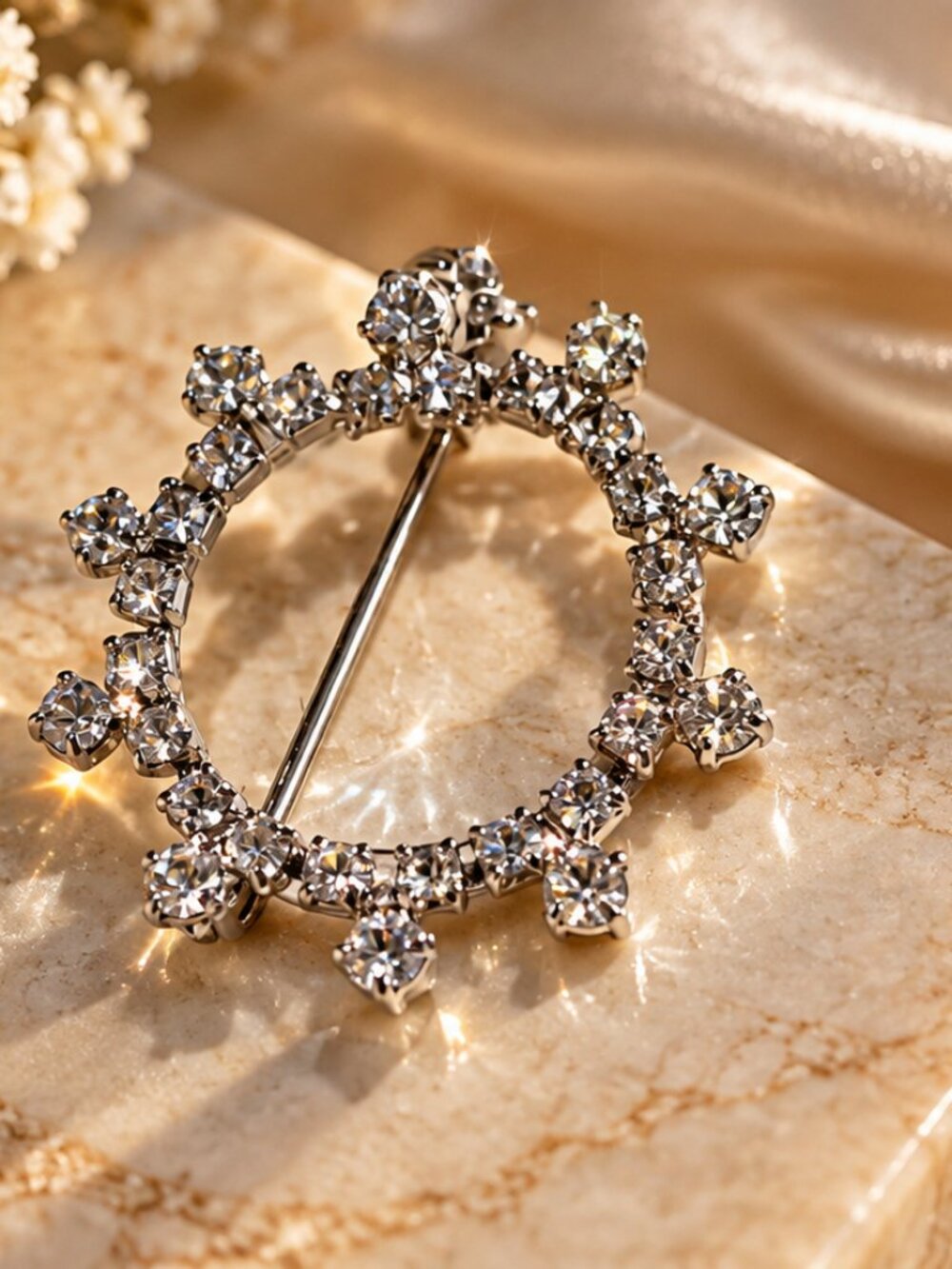 Vintage Silver Tone Rhinestone Circle Brooch – Elegant Sparkling Floral Pin